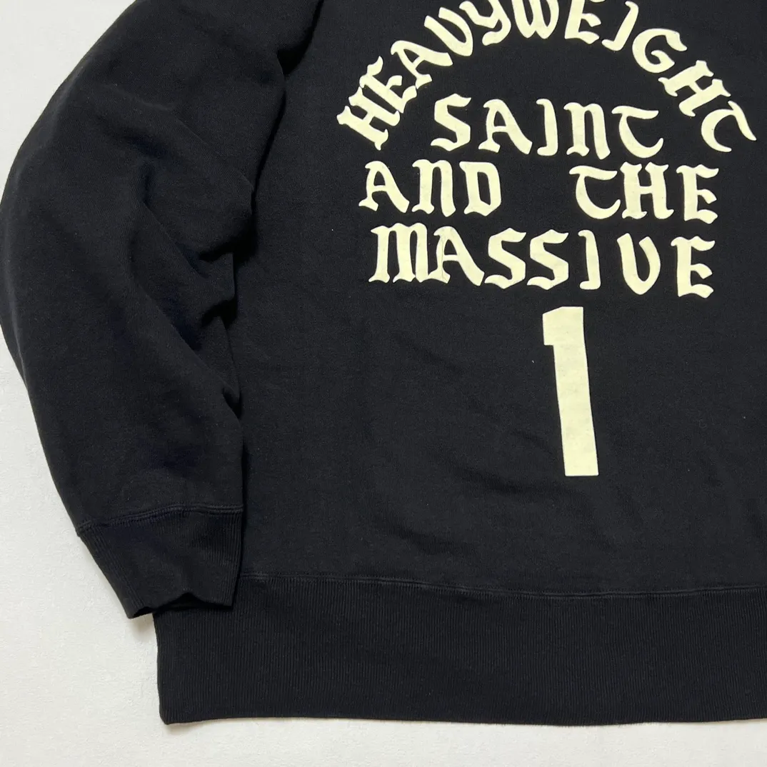 SAINT Mxxxxxx CREW SWT/IT'S SAINT/BLK Flocked SAINT sweatshirt Black S-XL ⚠️Note: This is flocking printing, not glue or crack paste. Don’t buy what you see in the picture. Short and loose fit. Both front and rear necklines are curved. Electrostatic flocking printing technology. Correct accessories. Fruit main mark/little angel anti-counterfeiting label.